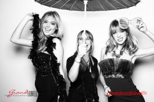 155445442_Kate_Upton_FB_KDerby_PhotoBooth33_123_465lo.jpg