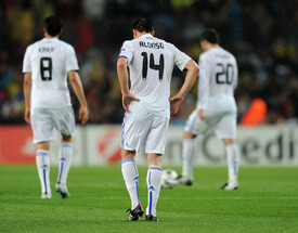Xabi Alonso Barcelona v Real Madrid UEFA Champions RM9m9P6fmHfl.jpg