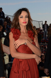 Madalina_Ghenea-1000_Miglia_2011_arrivals_002.jpg