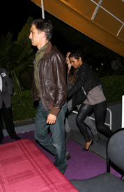 HalleBerryOlivierMartinezataPrincesconcertinLosAngeles14.5.2011_02.jpg