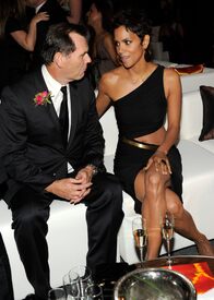 HalleBerryatthe38thFiFiAwardsNewYork25.5.2011_311.jpg