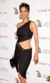 HalleBerryatthe38thFiFiAwardsNewYork25.5.2011_381.jpg