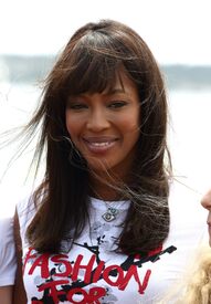 Naomi_Campbell_Fashion_For_Relief_Japan_Photocall_Cannes_16.5.2011_11.jpg