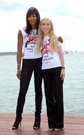 Naomi_Campbell_Fashion_For_Relief_Japan_Photocall_Cannes_16.5.2011_14.jpg
