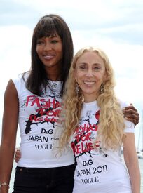 Naomi_Campbell_Fashion_For_Relief_Japan_Photocall_Cannes_16.5.2011_22.jpg