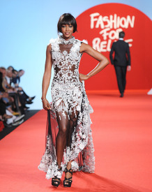 Naomi_Campbell_for_Fashion_For_Relief_Japan_Cannes_16.5.2011_17.jpg