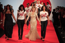 Naomi_Campbell_for_Fashion_For_Relief_Japan_Cannes_16.5.2011_23.jpg
