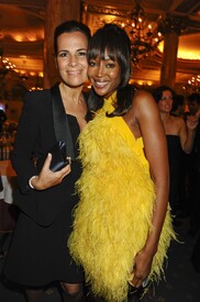 NaomiCampbellCinemaforPeaceHonoraryDinnerinCannes18.5.2011_01.jpg