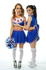 0408221731571_25_american_pie_cheer_leaders_26_nuts.co_.uk_.jpg