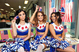 0408221731571_03_american_pie_cheer_leaders_04_nuts.co_.uk_.jpg