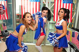 0408221731571_11_american_pie_cheer_leaders_12_nuts.co_.uk_.jpg