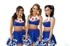 0408221731571_27_american_pie_cheer_leaders_28_nuts.co_.uk_.jpg