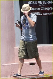 leonardo-dicaprio-chiropractor-03.jpg