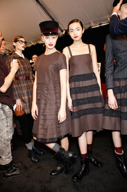 Marc_by_Marc_Jacobs_Fall_2012_Backstage_Le_Aj9b_P.jpg