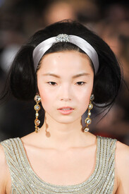 Oscar_de_la_Renta_Fall_2012_Details_BYn_JTBc9_Ru_Vx.jpg