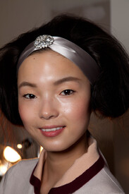 Oscar_de_la_Renta_Fall_2012_Backstage_qg4qen_T-v_M.jpg