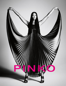 Naomi Campbell Pinko adv campaign SS 2012_04.jpg