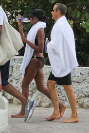 Naomi Campbell arrives back at her hotel after a day at the beach in Miami 6.4.2012_07.jpg