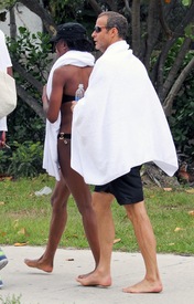 Naomi Campbell arrives back at her hotel after a day at the beach in Miami 6.4.2012_09.jpg