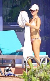 Krupa flawless bikini body Miami 7buD6w6k3tpx.jpg