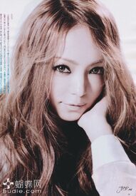 147_amuro_namie_photos_glamorous_02.jpg