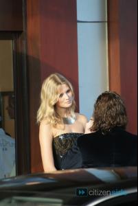 689556_toni_garrn11.jpg