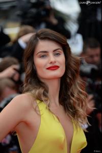1473693-isabeli-fontana-arriving-at-950x0-1.jpg