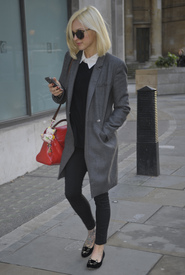 993746238_FearneCotton27_122_591lo.jpg