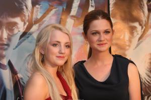 83325_Evanna_Lynch_and_Bonnie_Wright_july162009-012_122_434lo.jpg