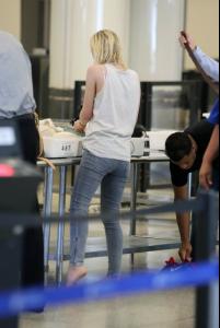 dakota_fanning__lax_dPZ92amk.sized.jpg