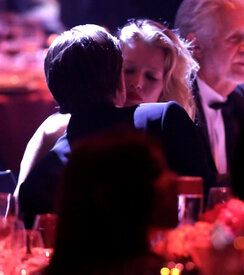 Leonardo-DiCaprio-Toni-Garrn-Kissing-amf.jpg