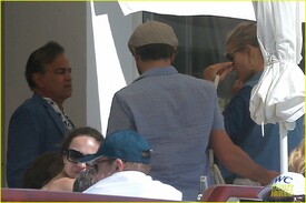 leonardo-dicaprio-toni-garrn-grab-lunch-.jpg