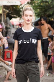 Rosie-Huntington-Whiteley-9-Vogue-23May14-Unicef-Cam14-Sharron-Lovell_b_426x639.jpg