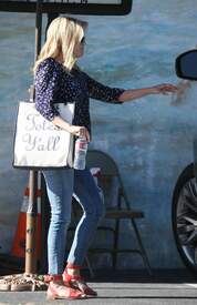 Reese Witherspoon as she leaves a meeting in Santa Monica CA May 1-2015 019.jpg