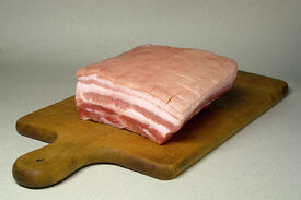 1280px-Schweinebauch-2.jpg