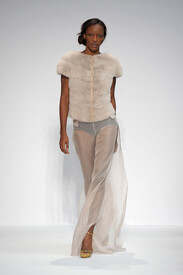 Cristiano Burani Spring 2012 9jLhLCOg5ATx.jpg