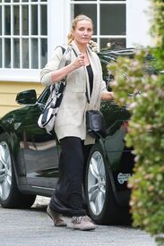 cameron-diaz-out-and-about-in-brentwood-05-09-2015_3.jpg