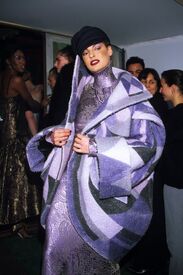 Linda Evangelista at John Galliano, Fall 1998_.jpg