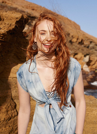 SophieTurner4.jpg