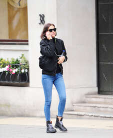 Irina-Shayk-in-Jeans--03.jpg