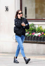 Irina-Shayk-in-Jeans--09.jpg