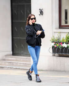 Irina-Shayk-in-Jeans--13.jpg