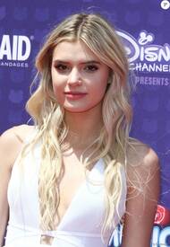 2258209-alissa-violet-a-la-journee-radio-disney-950x0-1.jpg