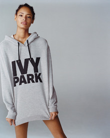 IVY-PARK-Logo-Crewneck-Sweatshirt.jpg