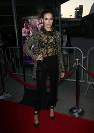 Camilla-Belle--Sundown-Premiere--10.jpg