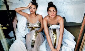 01-emily-ratajkowski-lily-aldridge-met-sip.jpg