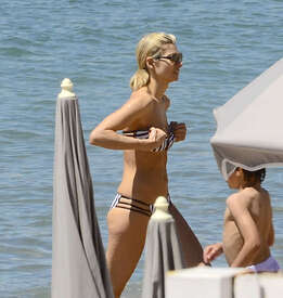 Jessica-Hart-in-Bikini-2016--05.jpg