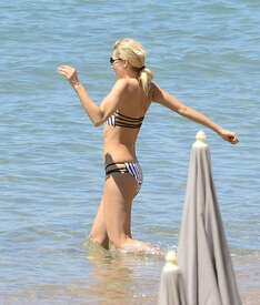 Jessica-Hart-in-Bikini-2016--21.jpg