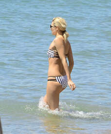Jessica-Hart-in-Bikini-2016--22.jpg