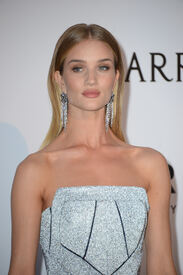 Rosie_Huntington-Whiteley.jpg